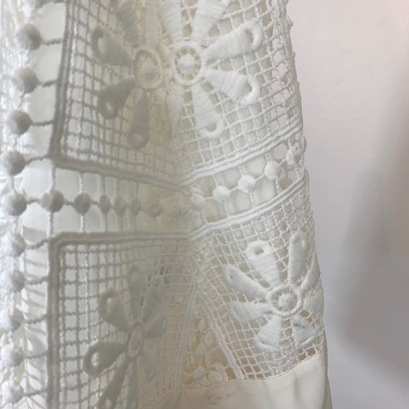 ELIZABETH AND JAMES SILK AND LACE SKIRT. Size 0. - Picture 8 of 11